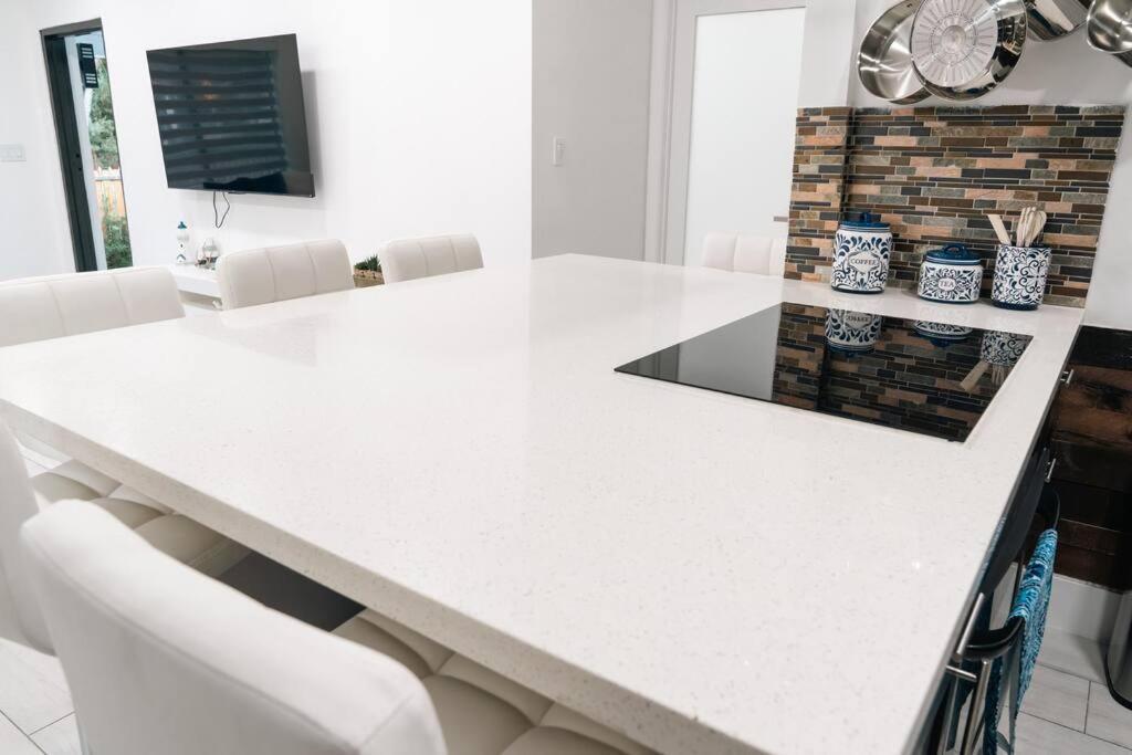 Luxury Retreat 3B ,2Ba Pool , Coral Gables Center Villa Маями Екстериор снимка