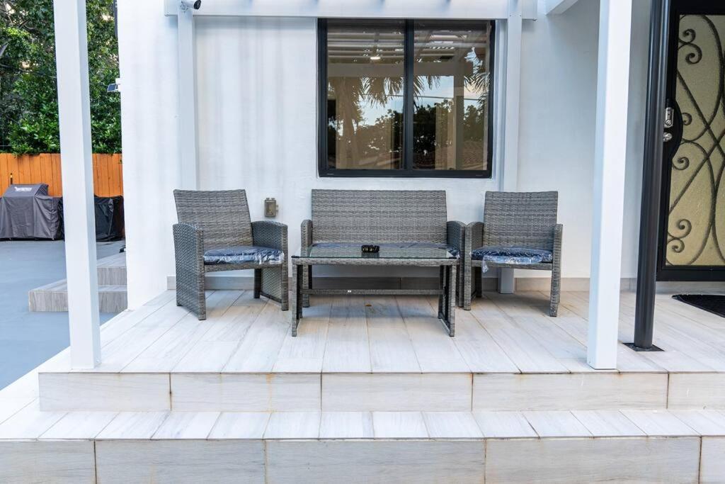 Luxury Retreat 3B ,2Ba Pool , Coral Gables Center Villa Маями Екстериор снимка