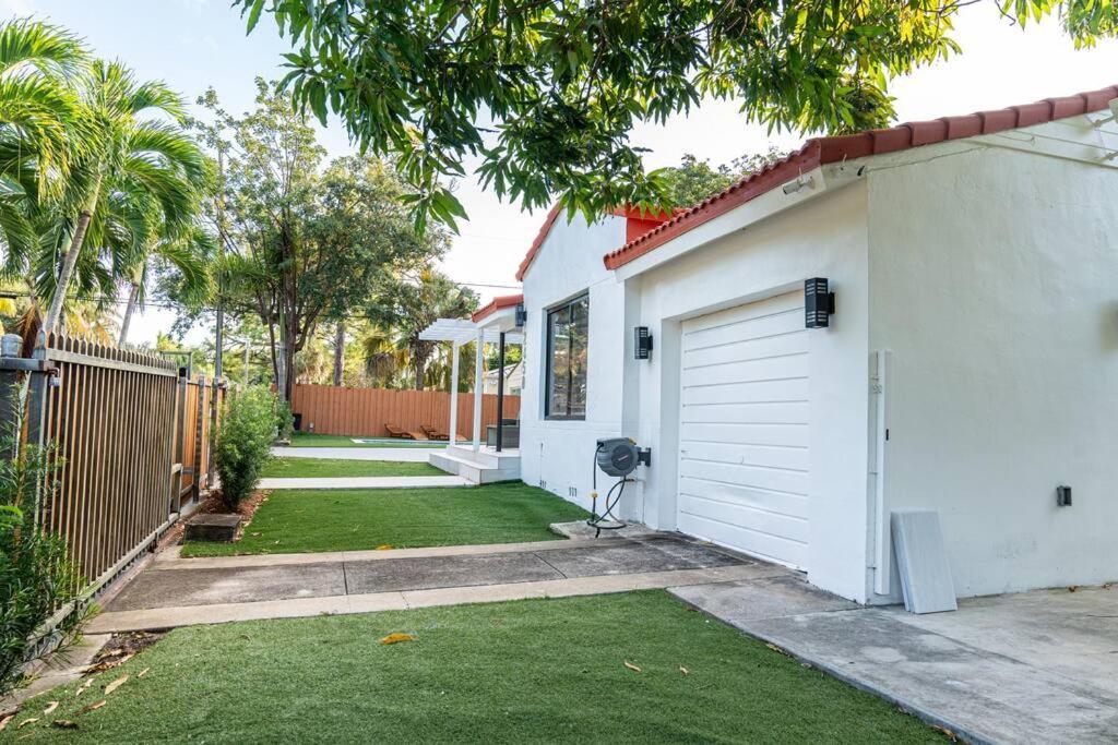 Luxury Retreat 3B ,2Ba Pool , Coral Gables Center Villa Маями Екстериор снимка