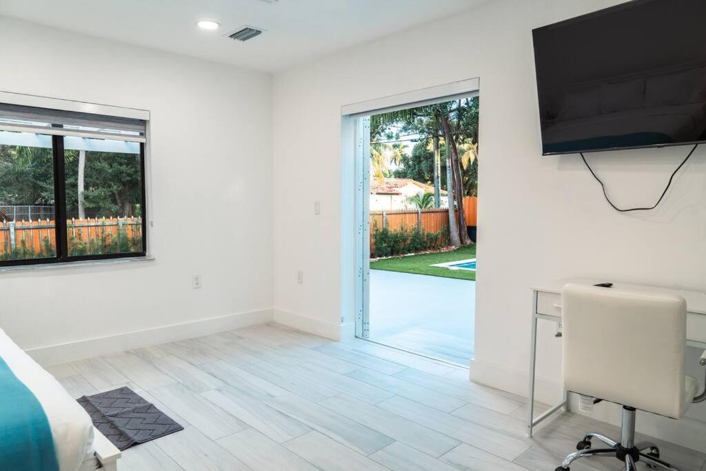 Luxury Retreat 3B ,2Ba Pool , Coral Gables Center Villa Маями Екстериор снимка