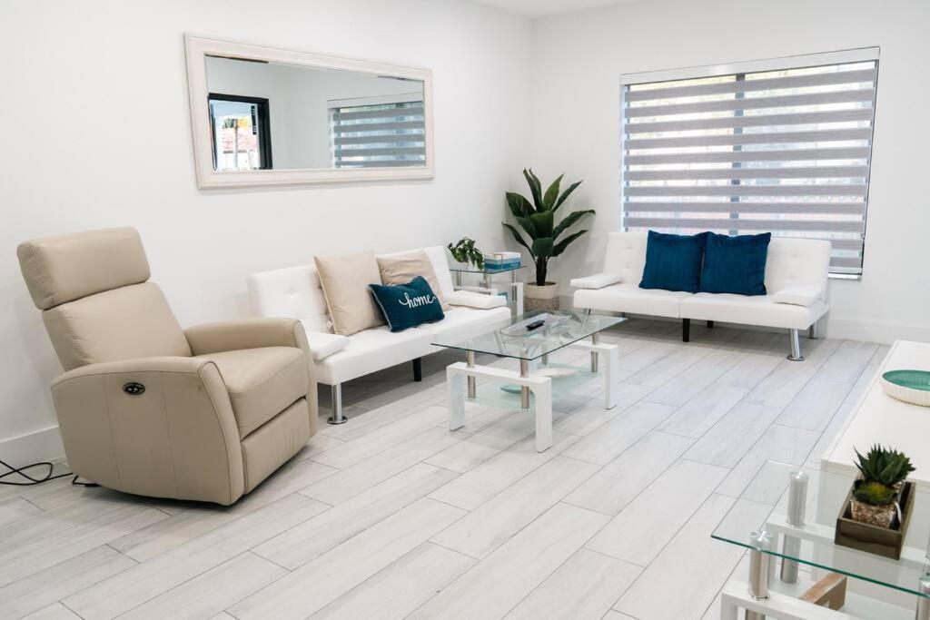 Luxury Retreat 3B ,2Ba Pool , Coral Gables Center Villa Маями Екстериор снимка