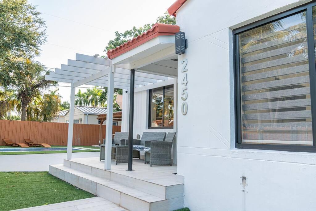 Luxury Retreat 3B ,2Ba Pool , Coral Gables Center Villa Маями Екстериор снимка