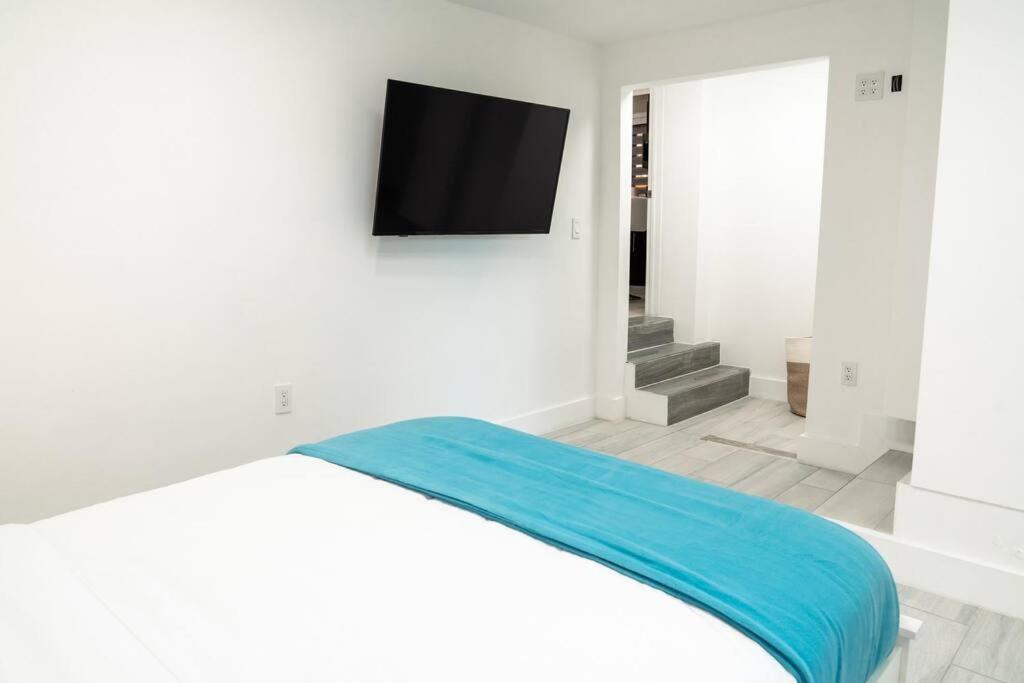 Luxury Retreat 3B ,2Ba Pool , Coral Gables Center Villa Маями Екстериор снимка
