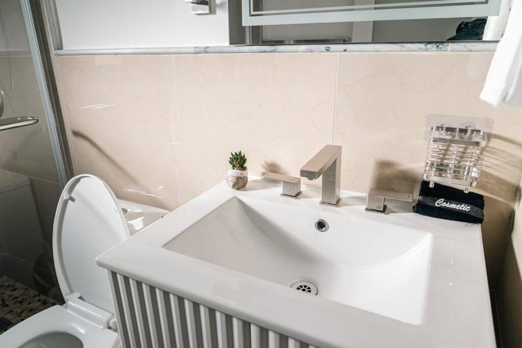 Luxury Retreat 3B ,2Ba Pool , Coral Gables Center Villa Маями Екстериор снимка
