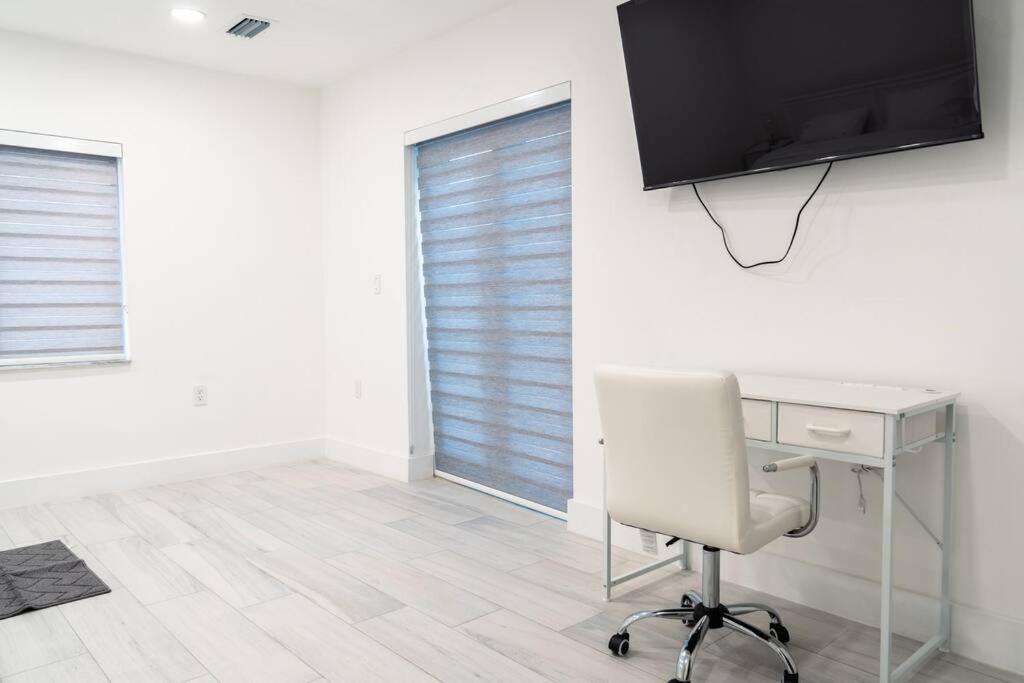 Luxury Retreat 3B ,2Ba Pool , Coral Gables Center Villa Маями Екстериор снимка
