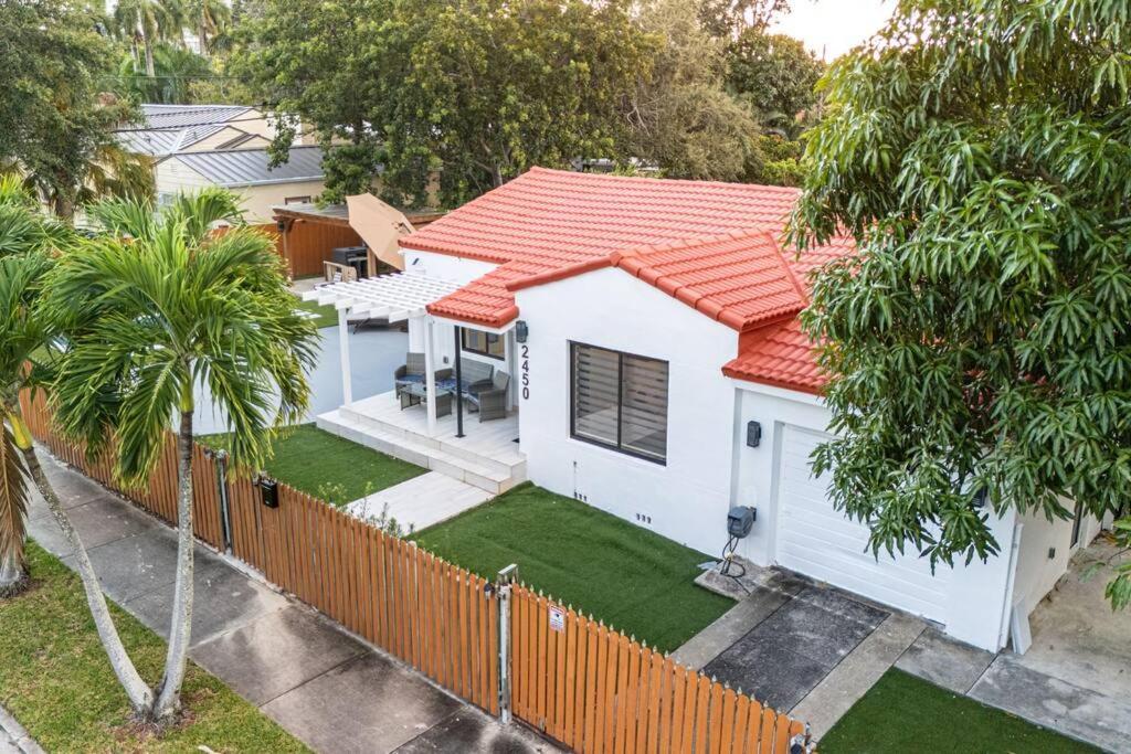 Luxury Retreat 3B ,2Ba Pool , Coral Gables Center Villa Маями Екстериор снимка