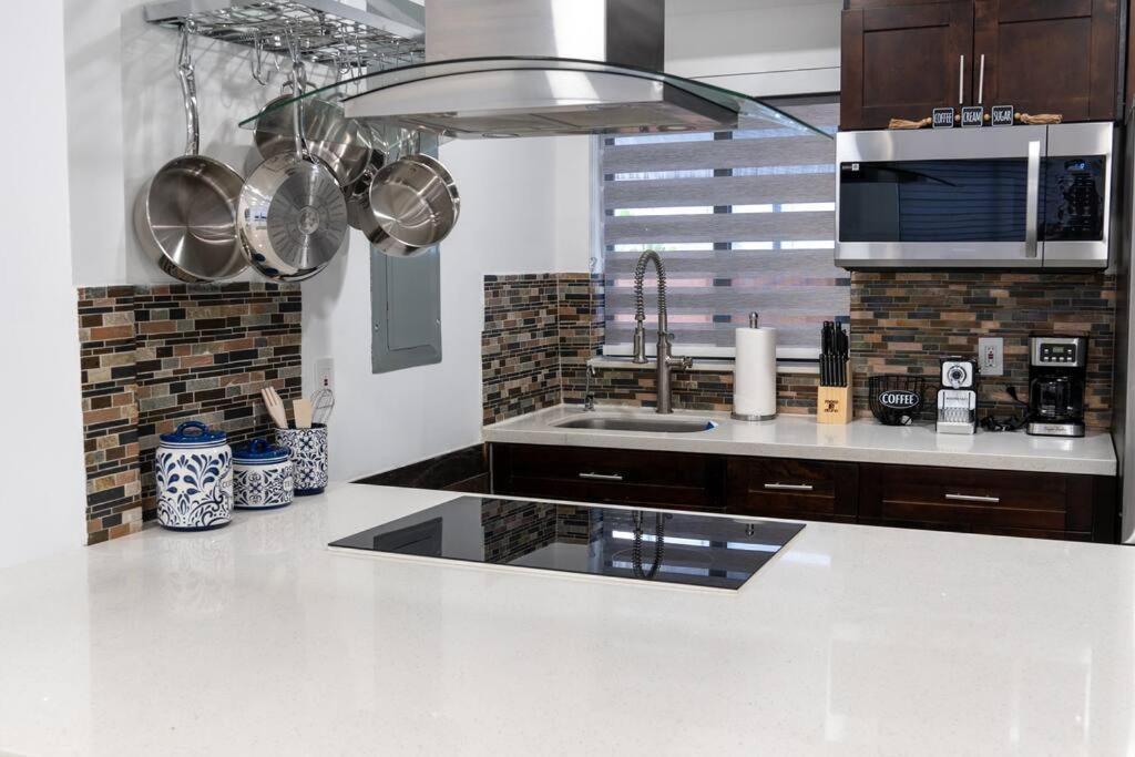 Luxury Retreat 3B ,2Ba Pool , Coral Gables Center Villa Маями Екстериор снимка