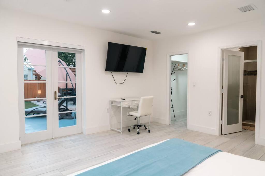 Luxury Retreat 3B ,2Ba Pool , Coral Gables Center Villa Маями Екстериор снимка